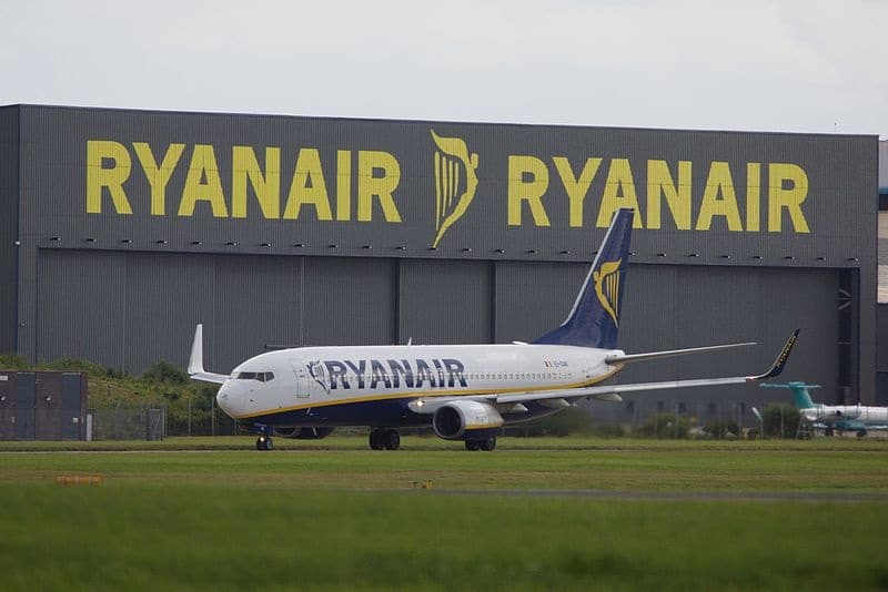 Ryanair_Boeing_Airplane